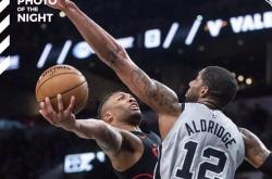 开云体育中国-加拿大篮球联赛季后赛席位激烈争夺