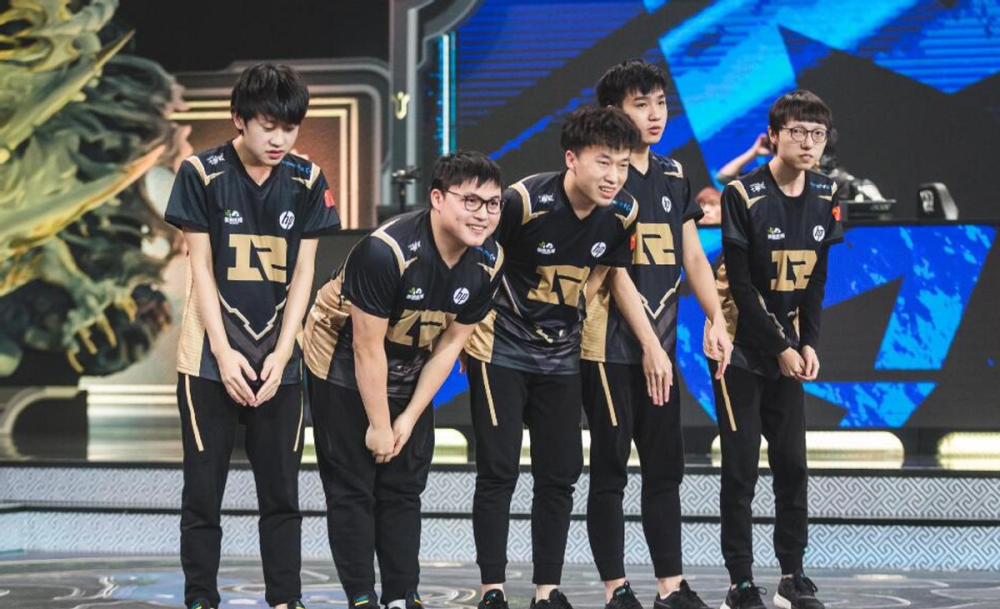 HKA力克BLG,Deft打出惊人五杀小组赛3:2(首尔) HKA力克BLG,Deft打出惊人五杀小组赛3:2(首尔)