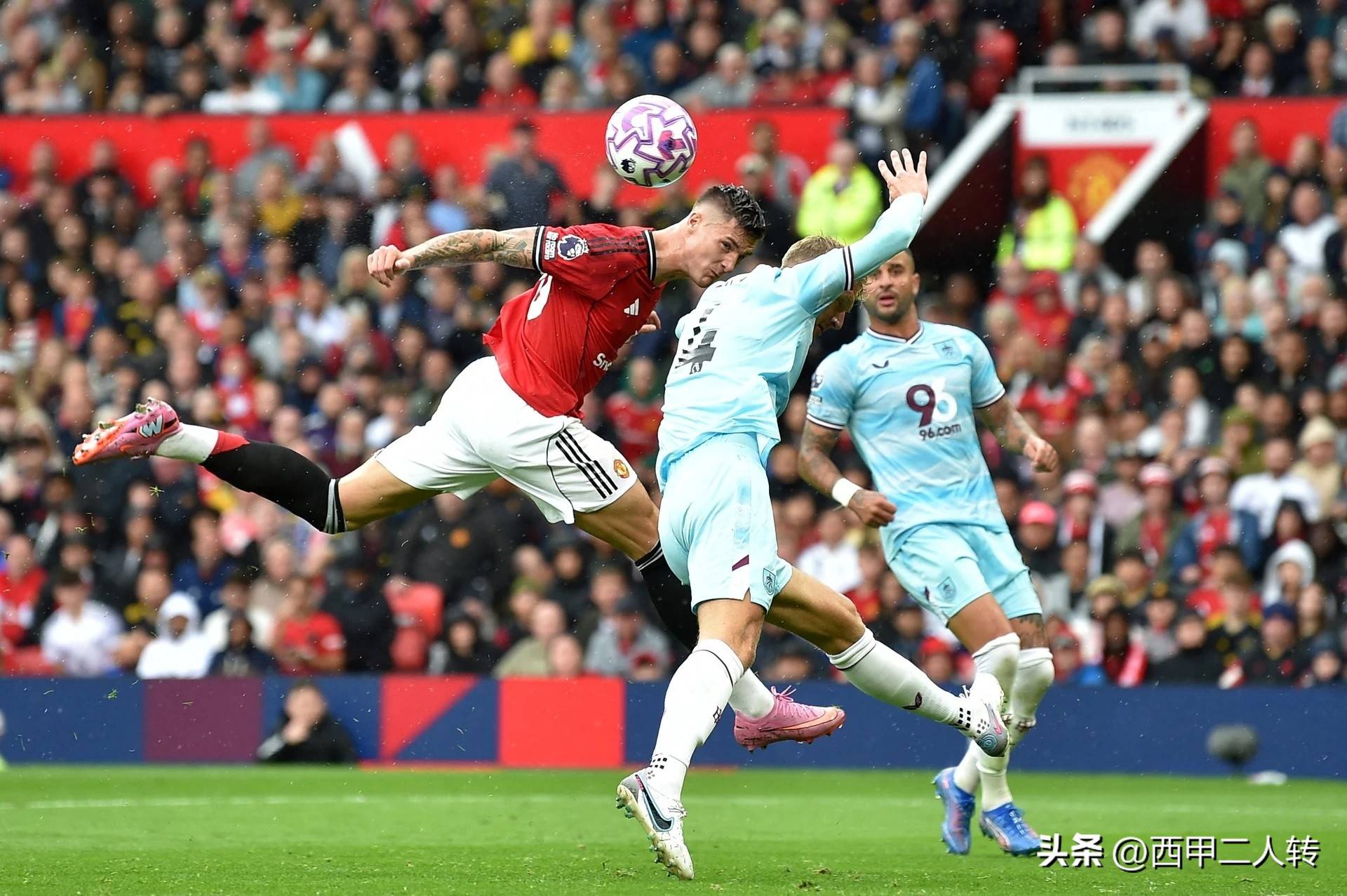 曼联意外受挫,赛季前景蒙上阴影 曼联意外受挫,赛季前景蒙上阴影