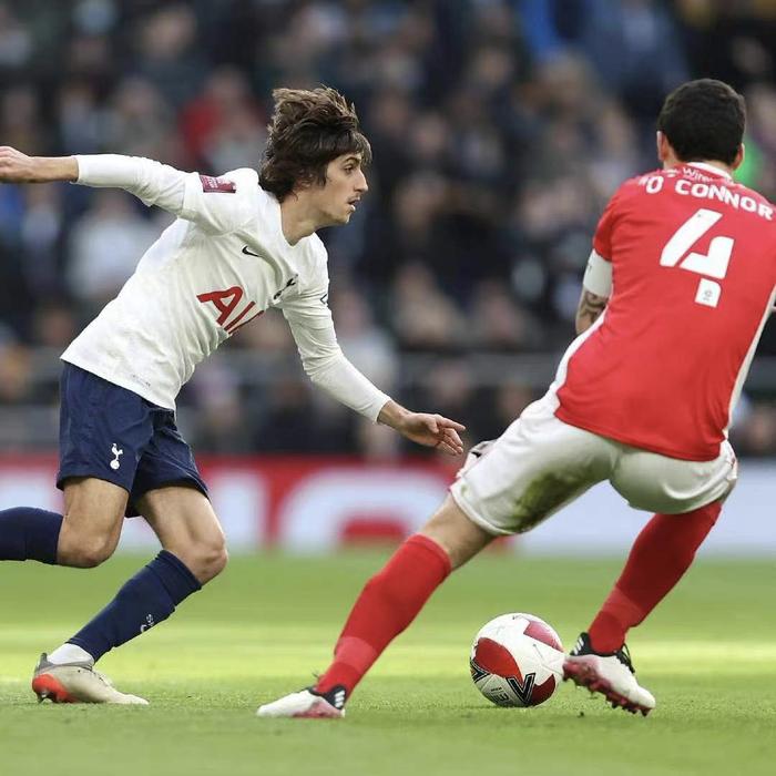 惊险逆转!球队临危受命,一场逆袭惊艳全场的简单介绍 惊险逆转!球队临危受命,一场逆袭惊艳全场的简单介绍