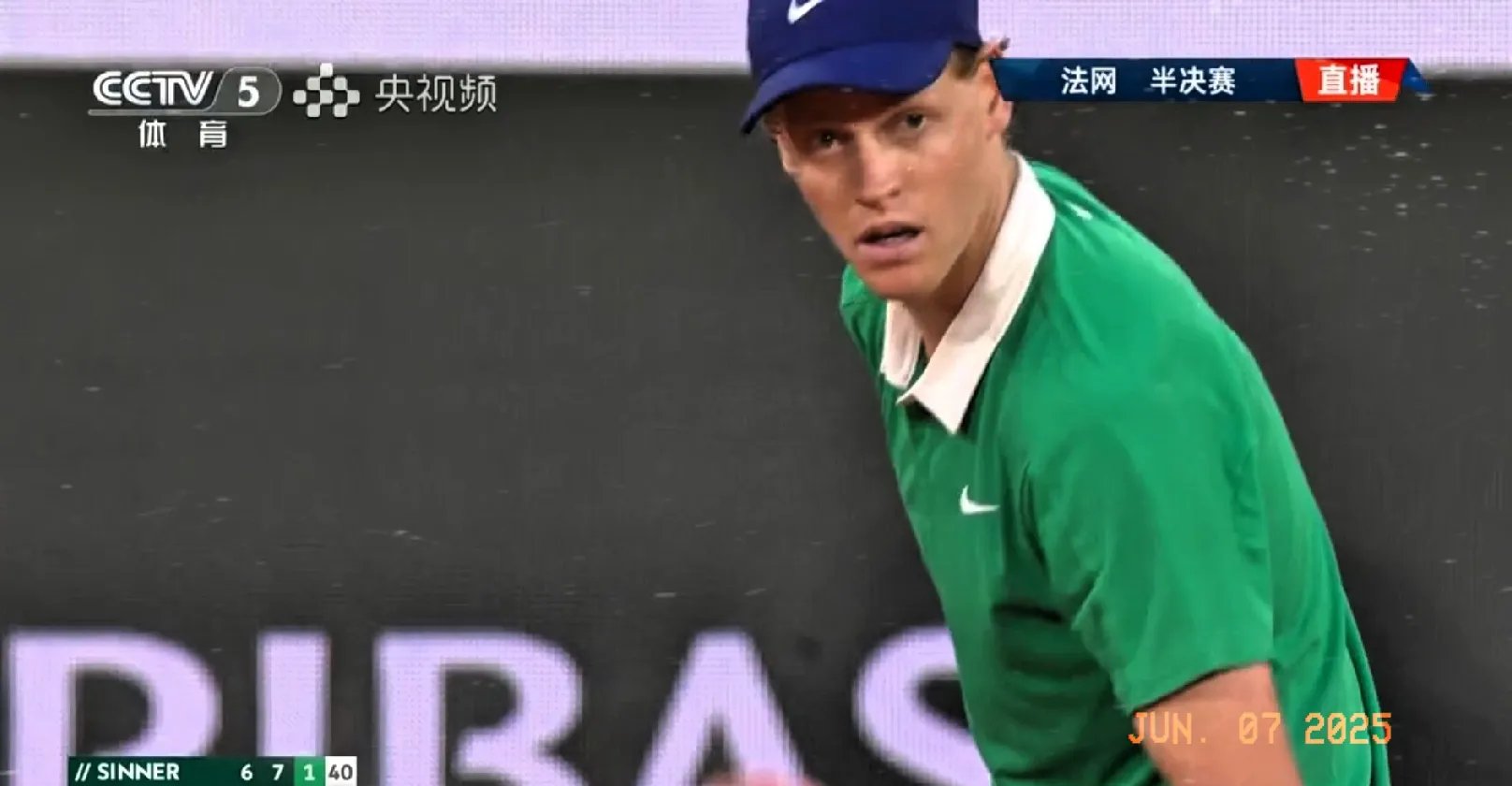 意大利网球队翻盘美国网球队,费德勒完成帽子戏法的简单介绍 意大利网球队翻盘美国网球队,费德勒完成帽子戏法的简单介绍