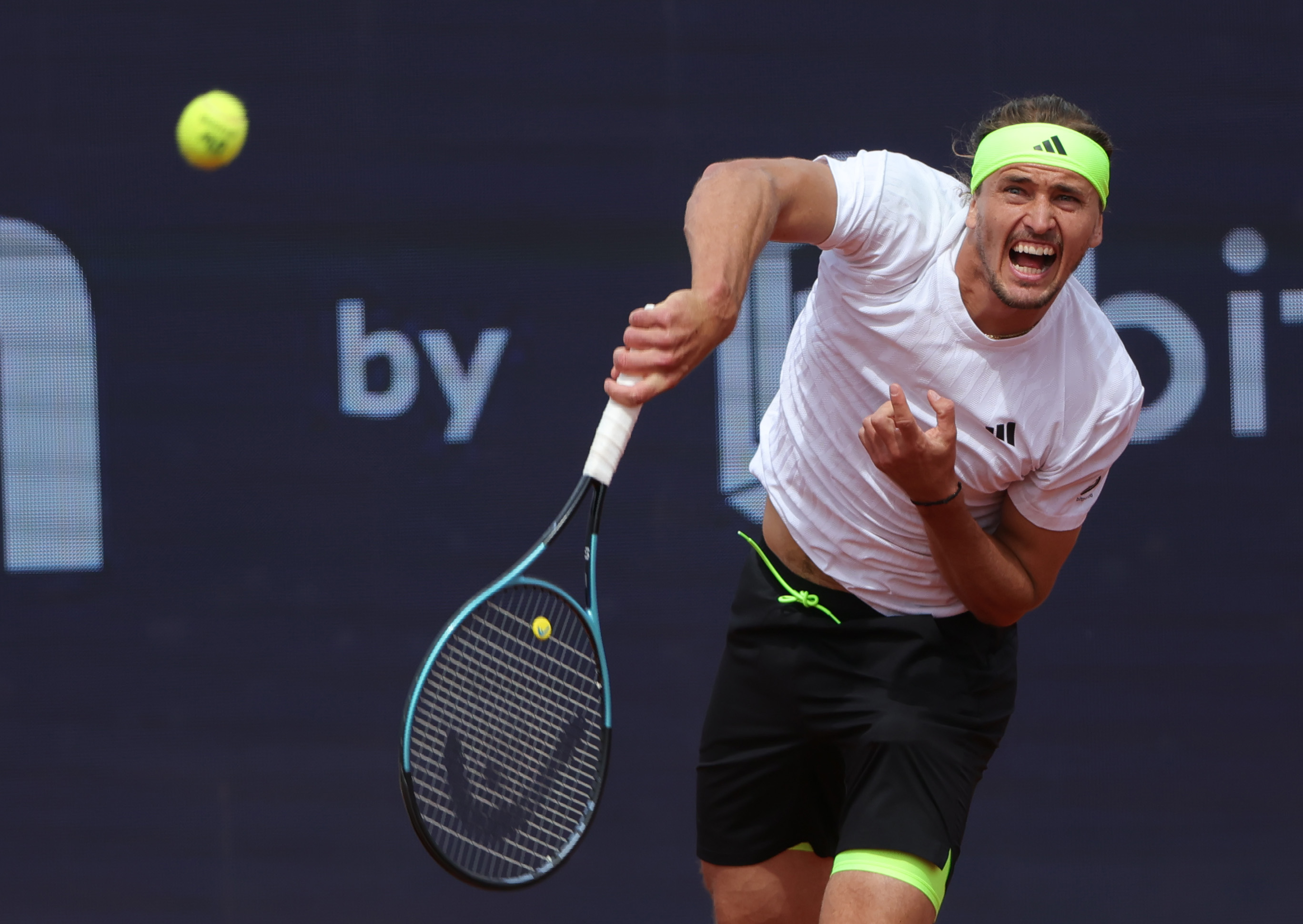 欧洲网球队完胜西班牙网球队，兹维列夫统治全场的简单介绍